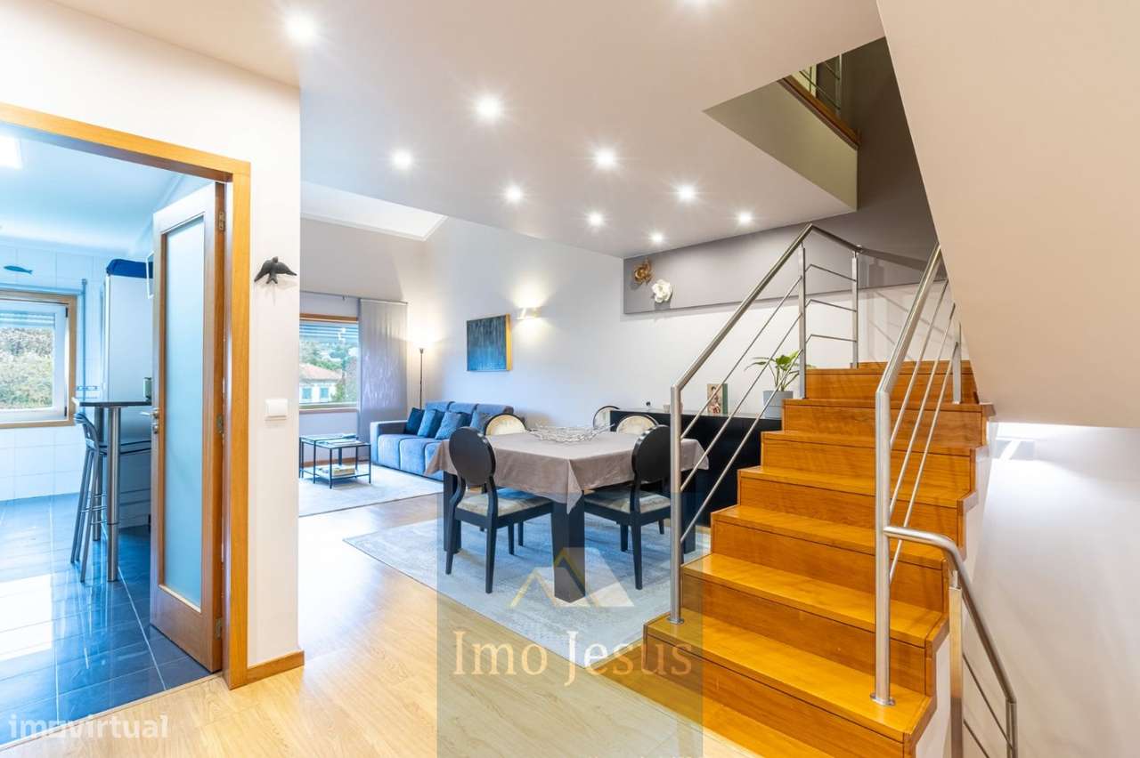 Apartamento T2+1 Triplex Canelas-6