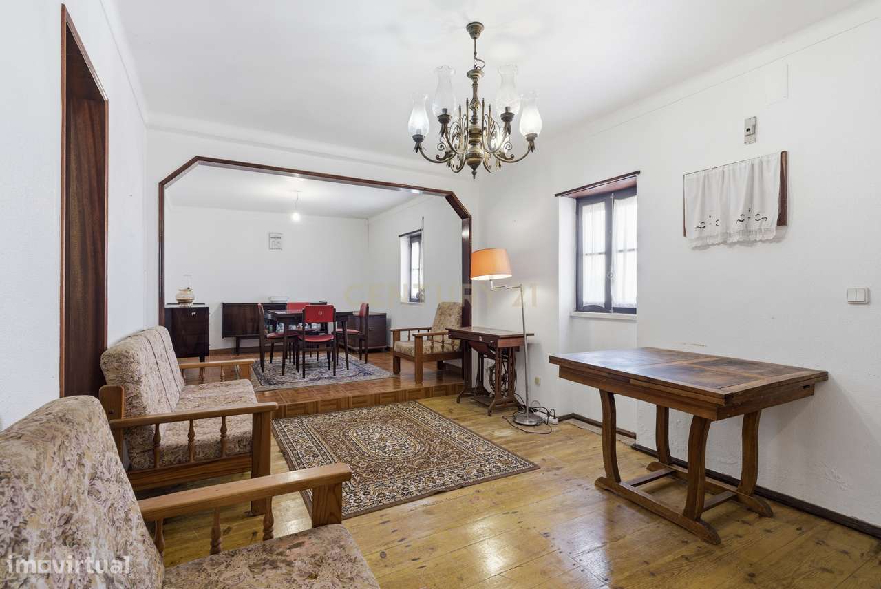 Quinta em Bonabal com Moradia T3 + Armazém + Terreno com mais de 3 400-0