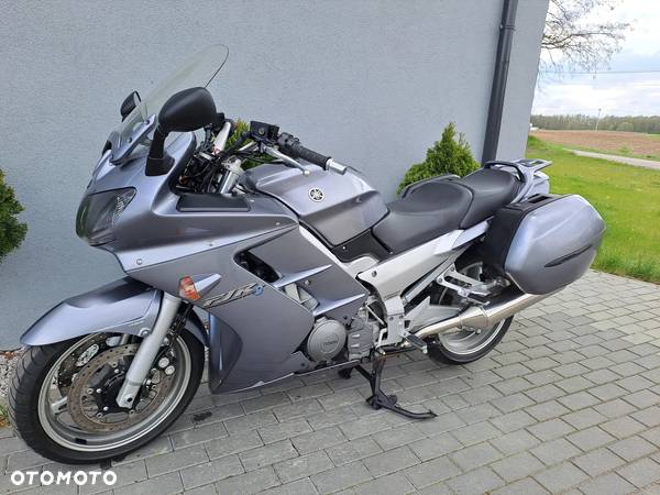 Yamaha FJR - 3