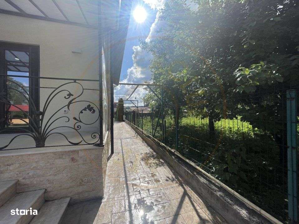 Cornu de Jos  Doua  case moderne, crama la subsol, prosumator - Imagine principală: 5/19