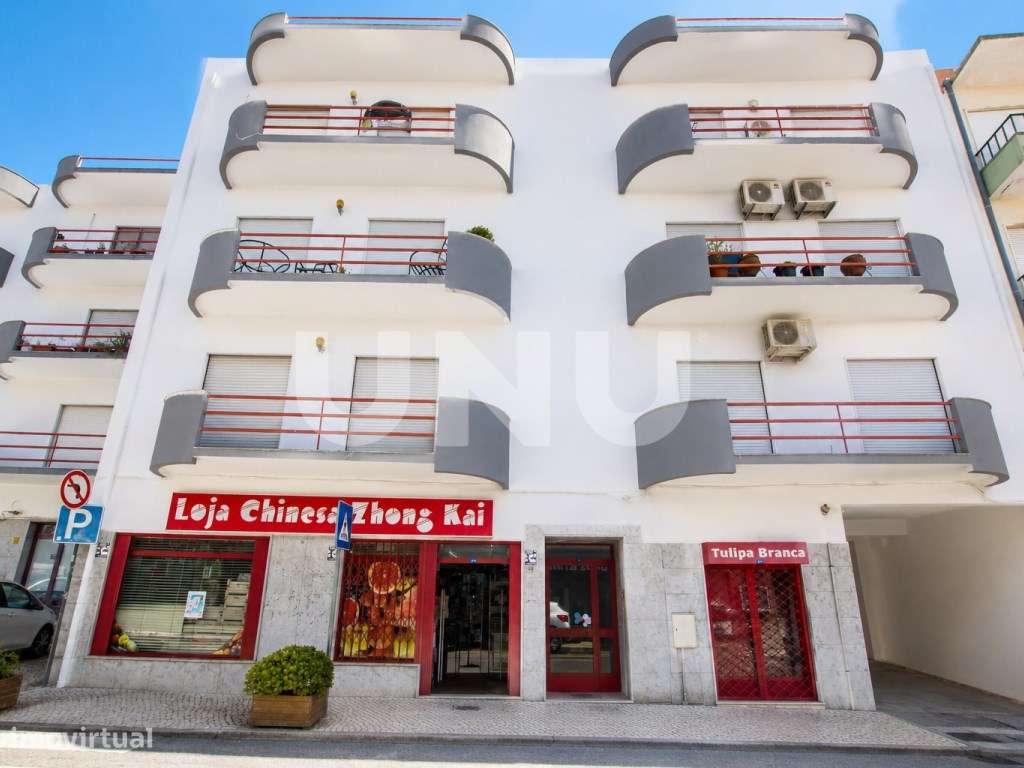 Apartamento T3, com terraço e lugar de estacionamento, no centro da...-24