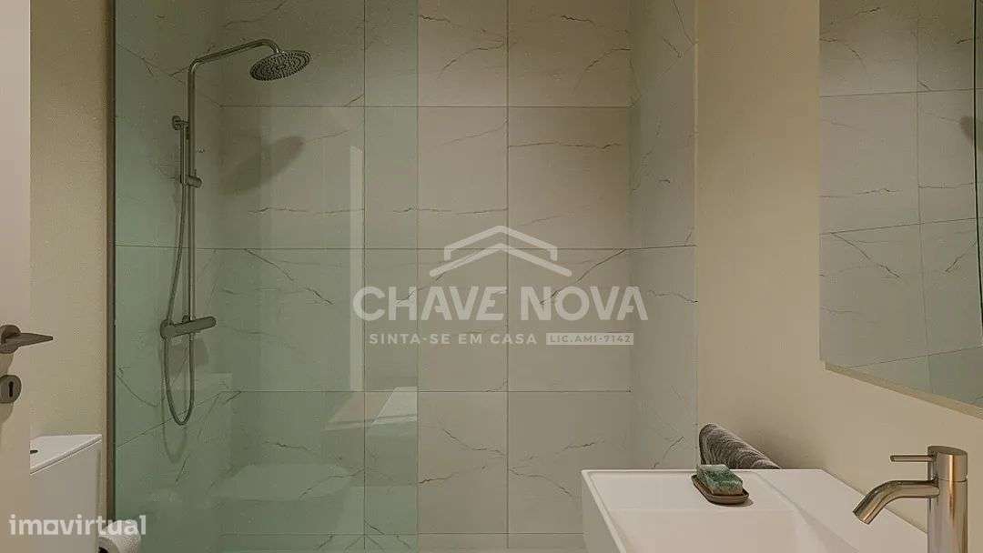 Apartamento T2 à venda na Rua de Bustes, 954-11
