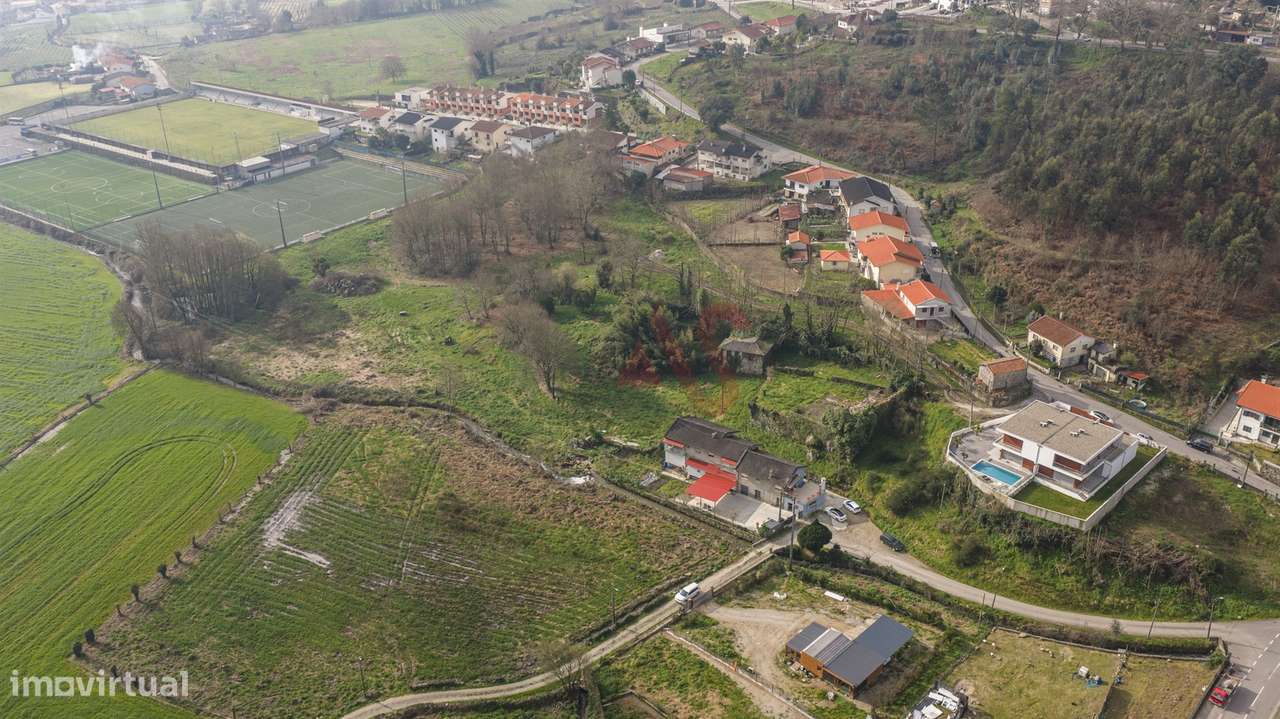 Quinta com 2 hectares em Sande S. Lourenço, Guimarães - Grande imagem: 4/21