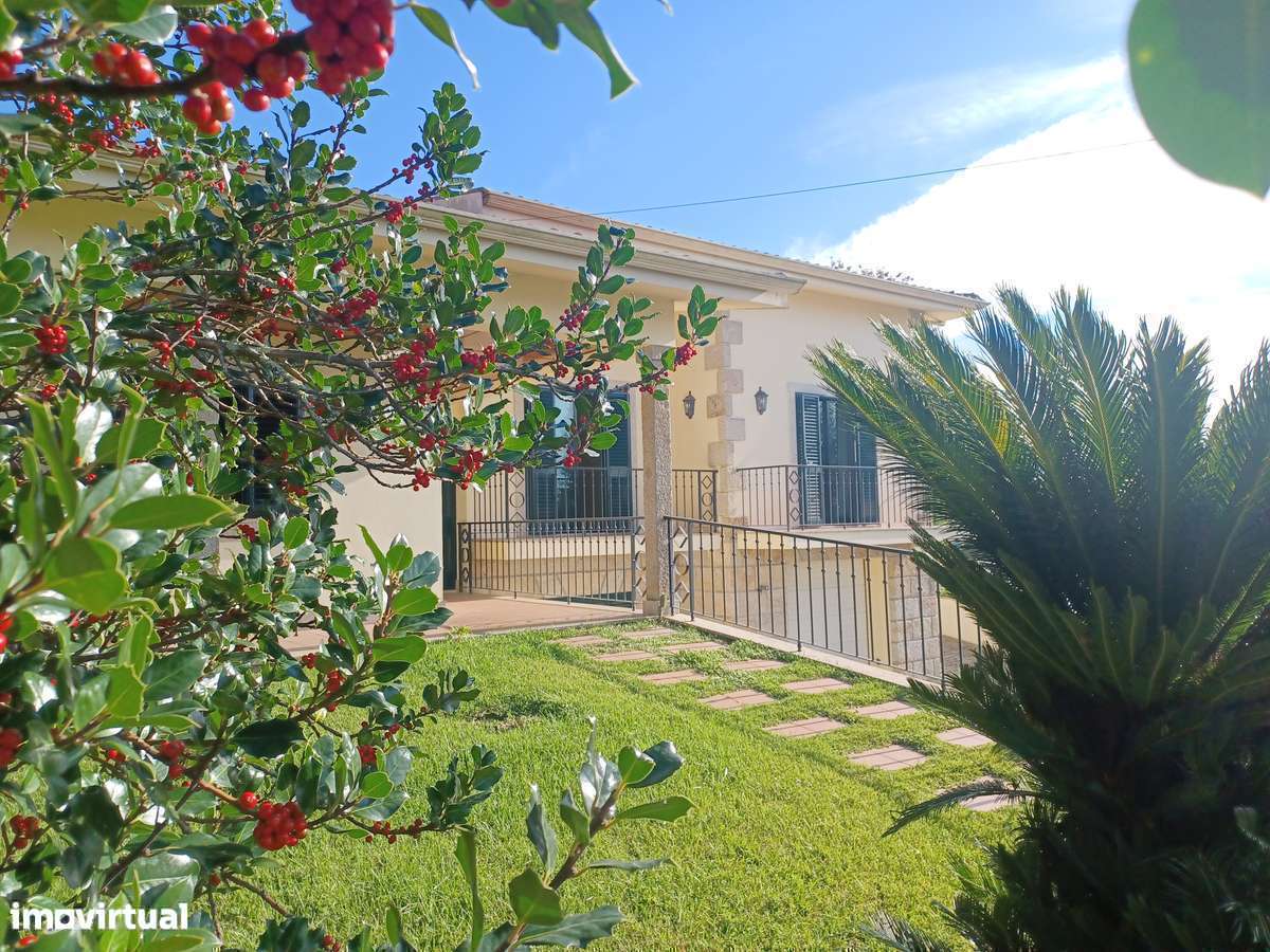 2 Casas - 2 artigos casa principal + Casinha  (Tipo T1)  em Lago - Grande imagem: 2/20