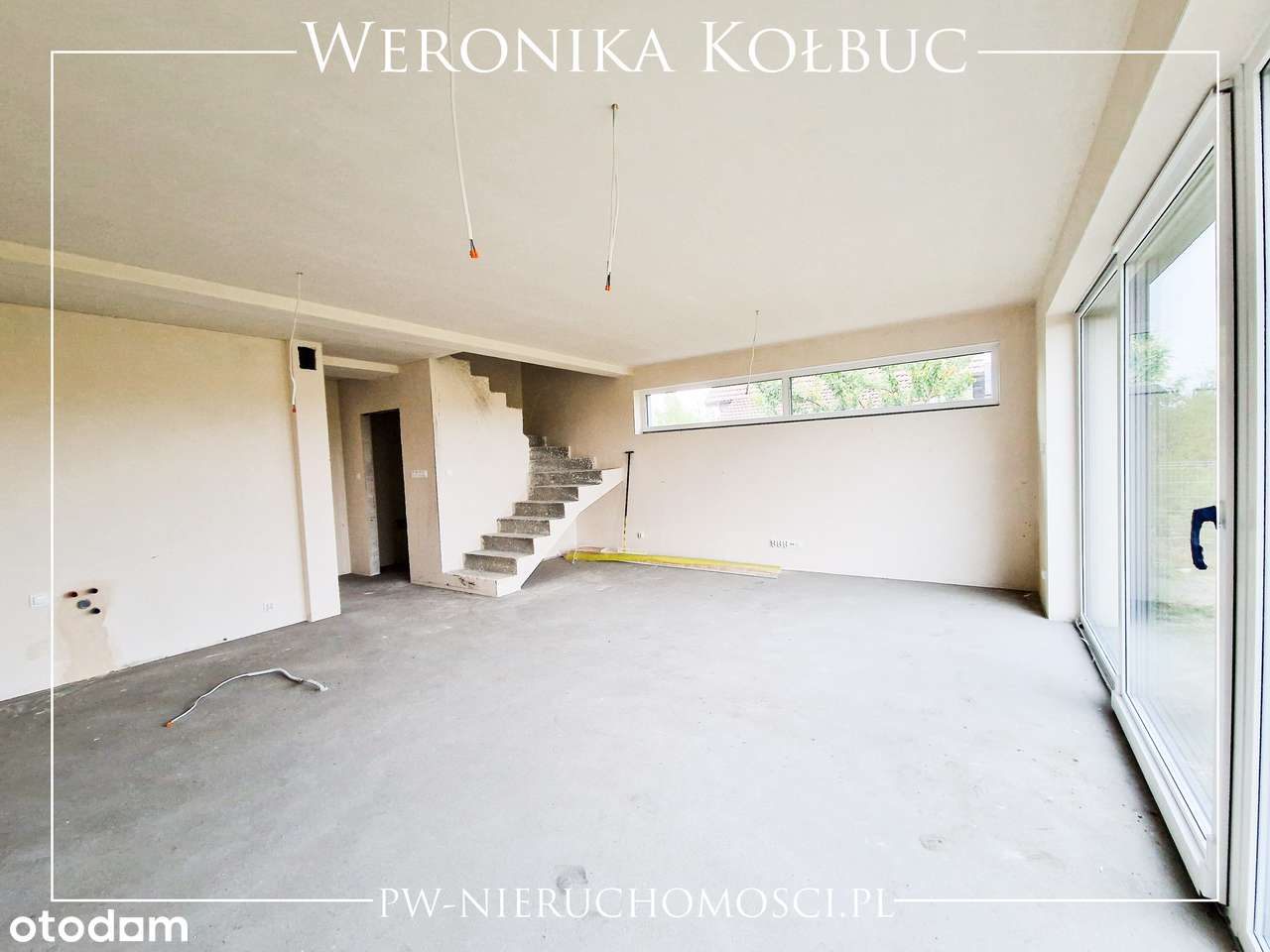 Duży dom w cichej okolicy.-8