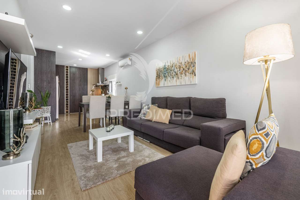 Moradia Individual de tipologia T4 Bi-Familiar - Grande imagem: 4/22