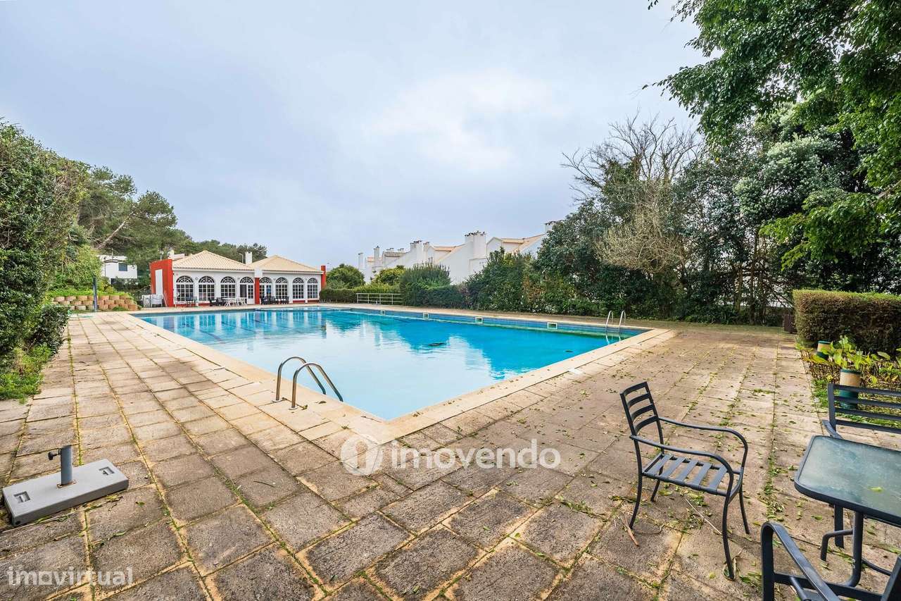 Moradia T5+2 com garagem, em condomínio com piscina, em Murches-49