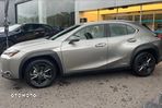 Lexus UX - 2