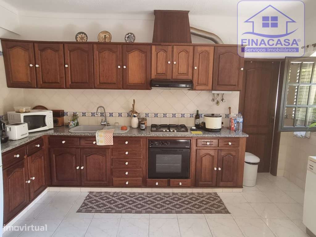 Moradia T4 isolada inserida em terreno com 5000m2 - Camarral (Palmela)-6