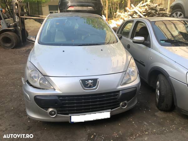 Dezmembrez Peugeot 307 1.6 HDI gri facelift 2006 - 8