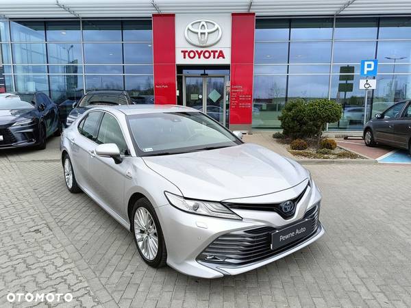 Toyota Camry - 1