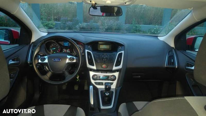 Ford Focus 1.6 Ti-VCT Sport - 11