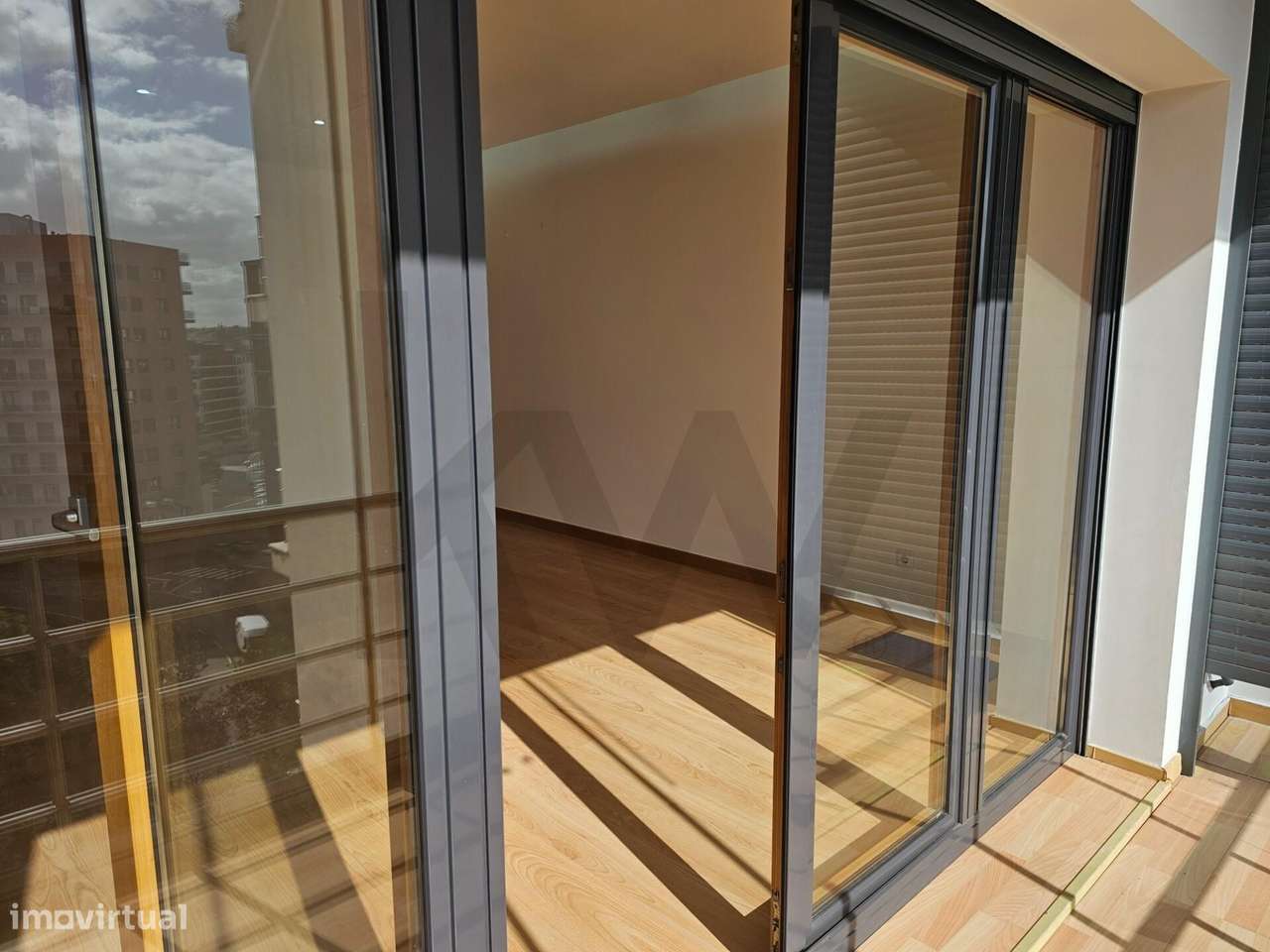 Apartamento T3 - Varandas - Garagem - Venda - Colinas do Cruzeiro - Od - Grande imagem: 4/44