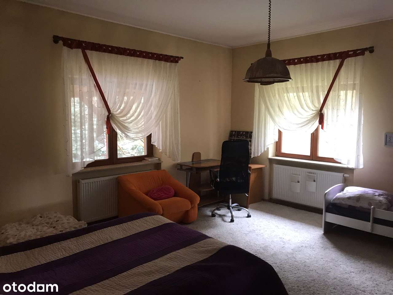 Przestronny dom z ogrodem i garażem-8