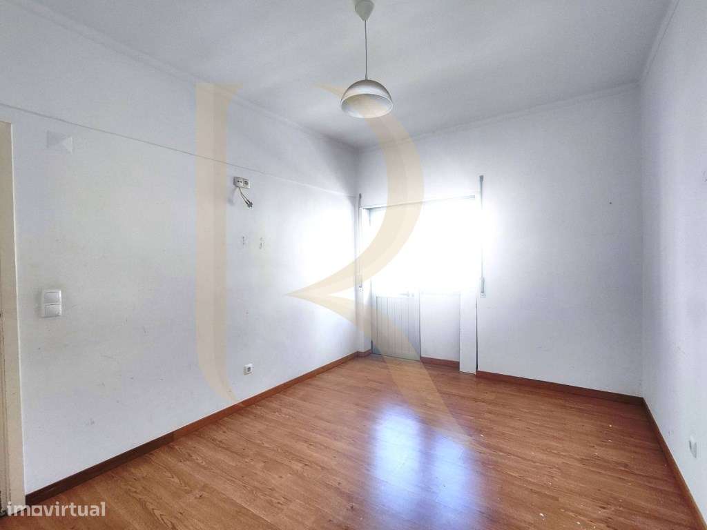 Apartamento T2 com varanda nas Paivas - Seixal-19