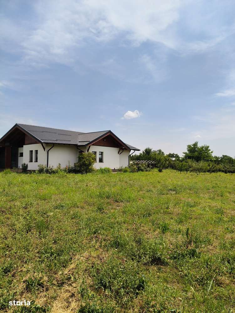 Valea Calugareasca-Radila-Casa de locuit deosebita - Imagine principală: 3/20