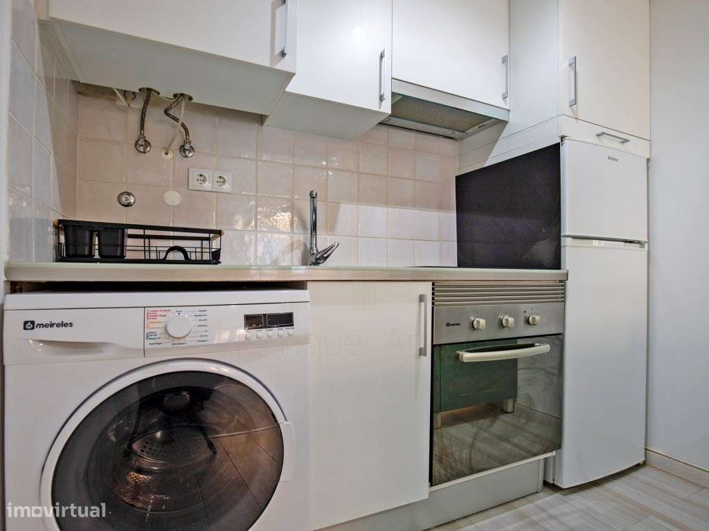 Apartamento T1 no Coração de Sesimbra - A 2 Minutos da Praia!-10