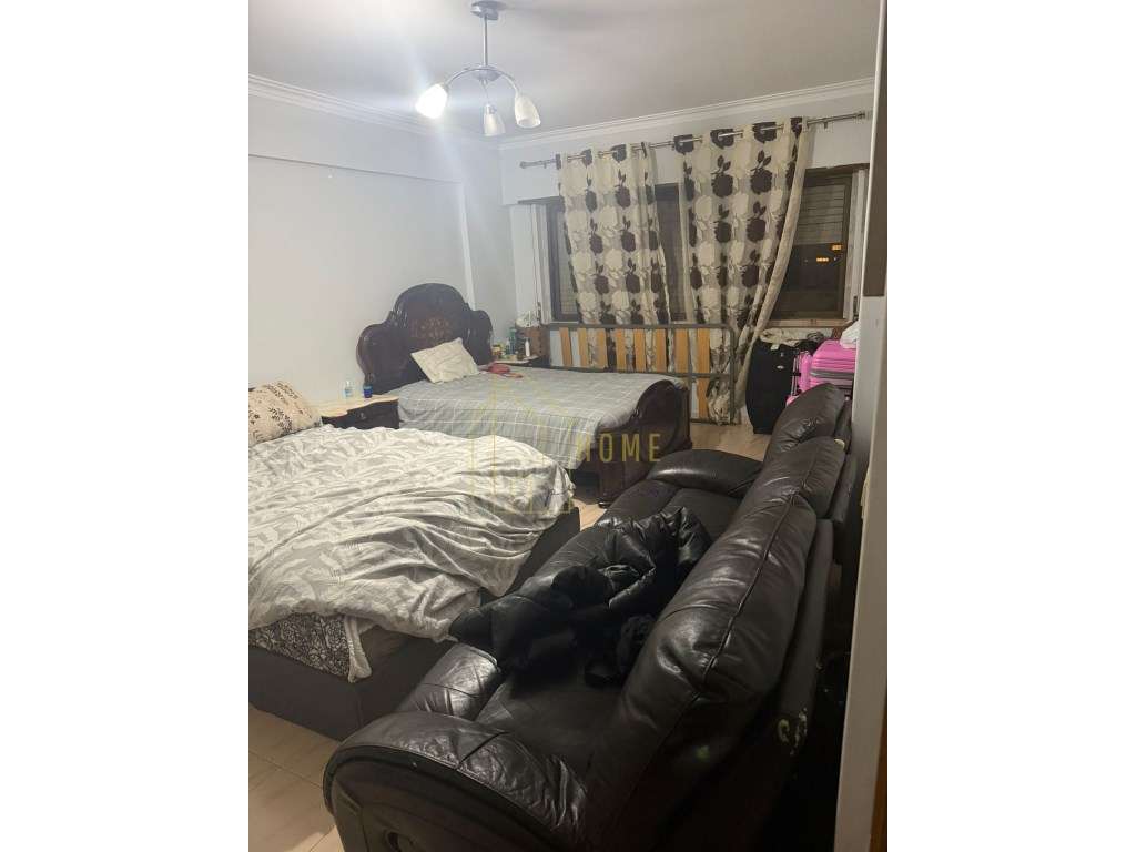 Fantastico T2 com Elevador em Massamá-6