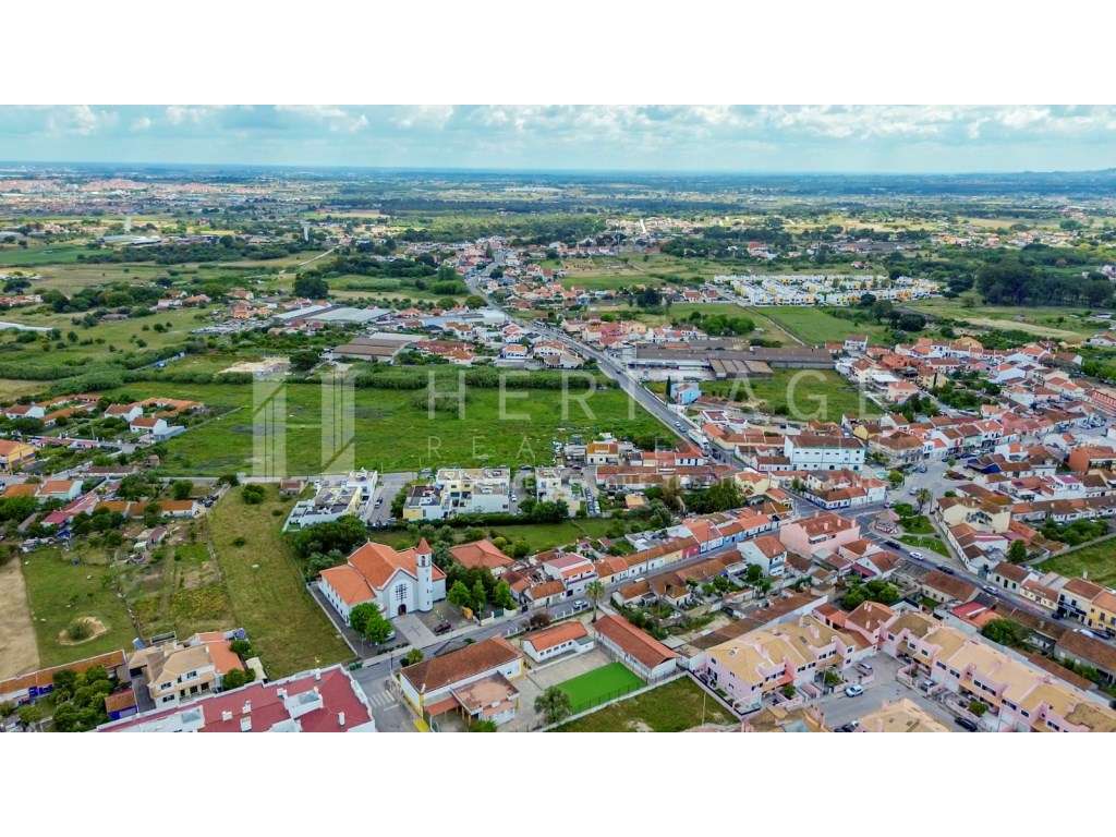 Moradia Isolada T4 com Garagem e Espaço Exterior em Santo António d...-30