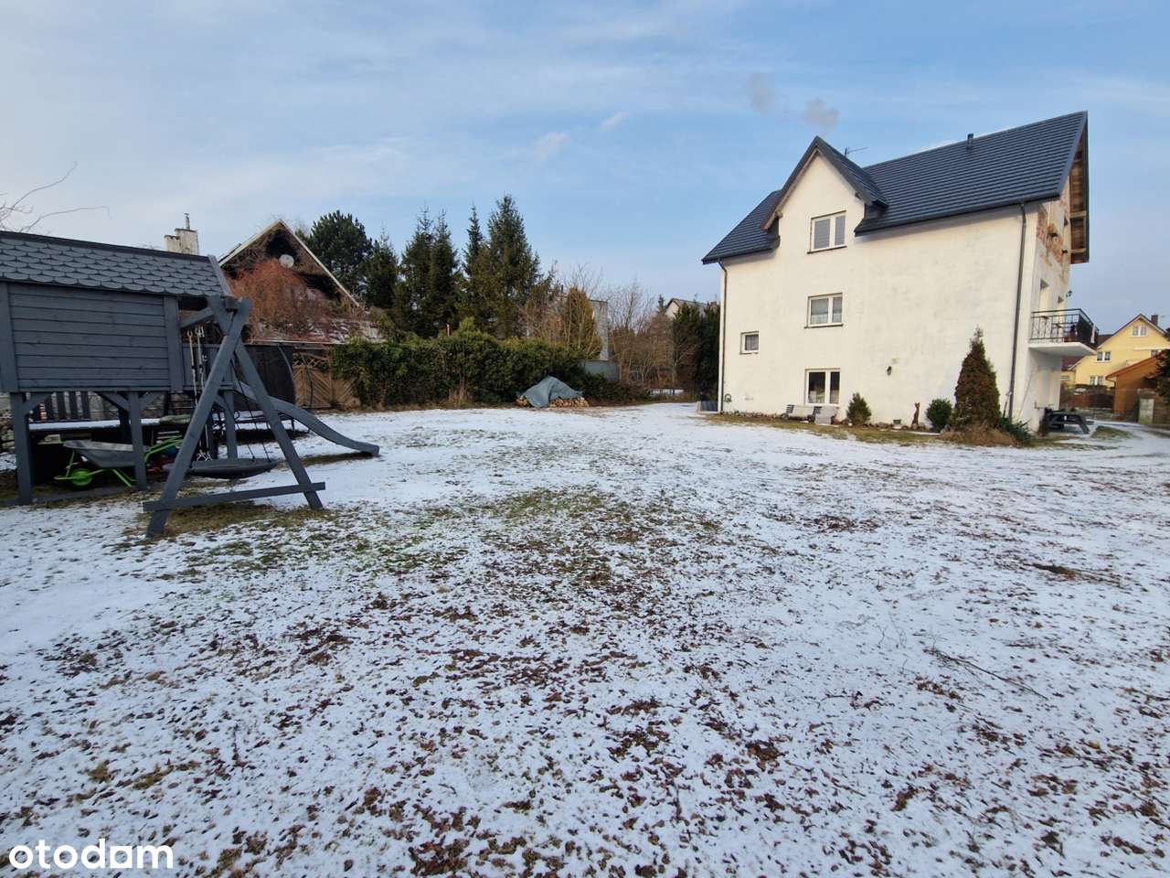 Wolnostojący, z potencjałem inwestycyjnym. 3 poziomy-osobne wejścia-17