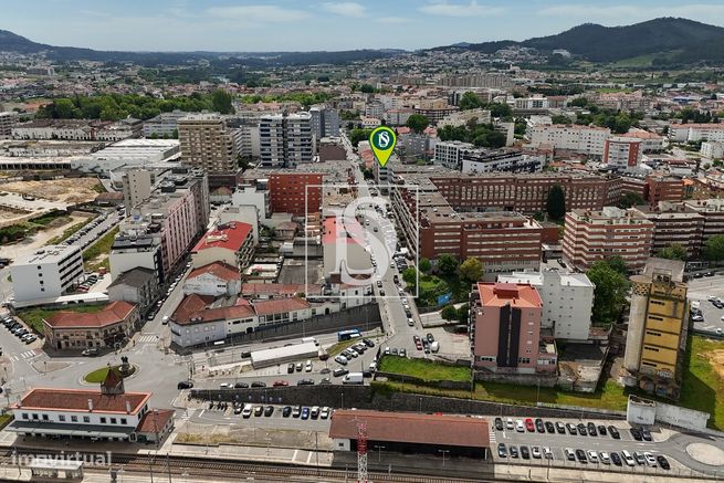 T3 c/ NOVO, Mobilado, c/ Terraço, Churrasqueira e Duas Garagens – Cent-1