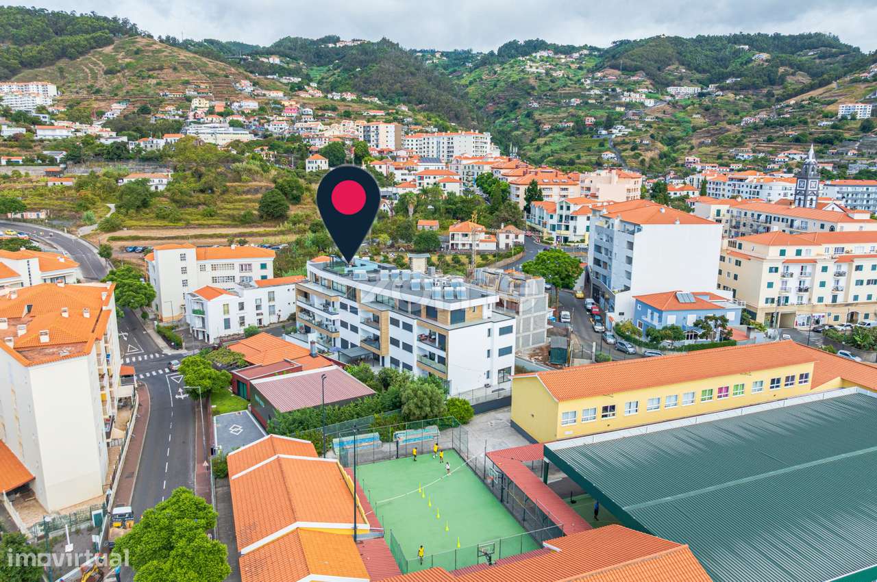 Apartamento T3 Penthouse com Vista Mar e Cidade no Caniço-48