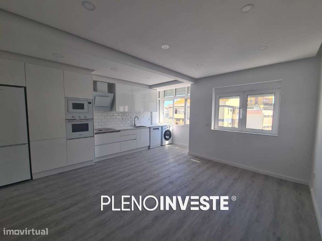 T2 Totalmente Remodelado com Varanda nas Paivas-24