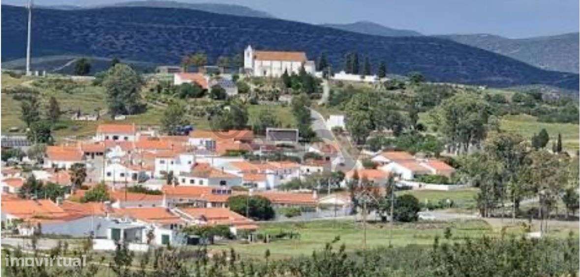 Terreno Urbano para Construção com 1685m2 , São João dos Caldeireiros,-19