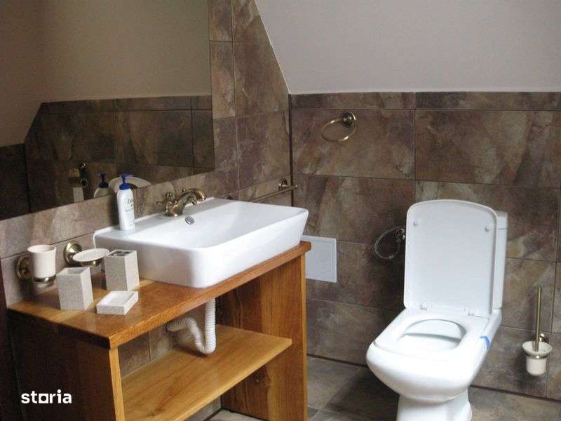 ofer cazare in vila, utilitati incluse, termen minim 30 zile - Imagine principală: 4/8