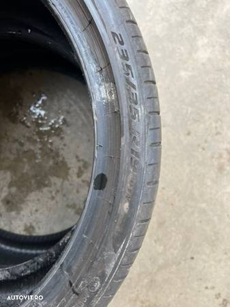 vând 2 anvelope 235/35/19 Pirelli de vară ca noi - 4