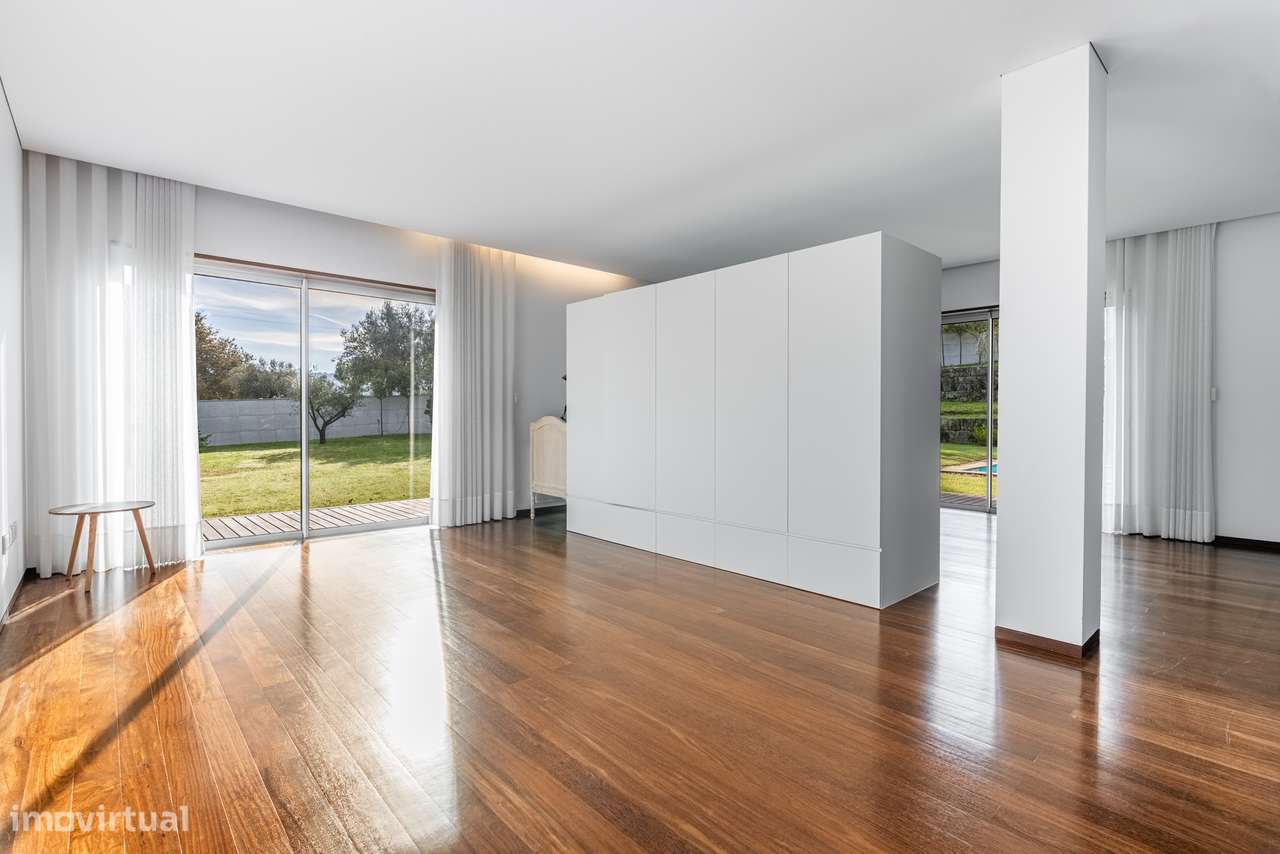 Moradia Individual T4 à venda em Vizela-33