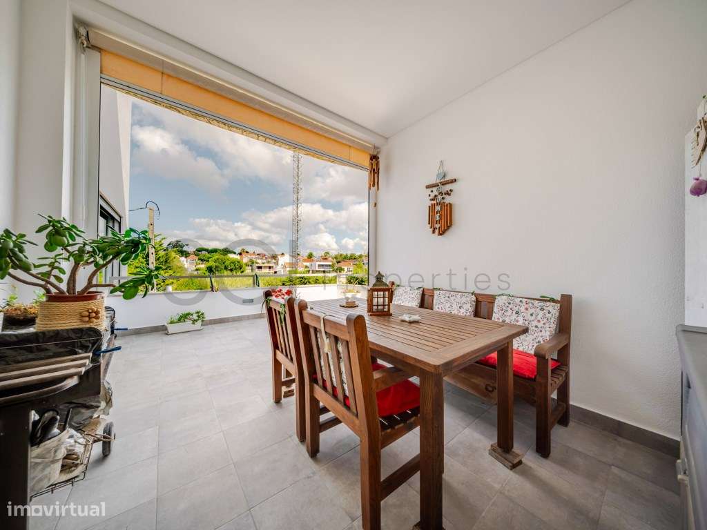 Moradia com piscina nas Quintinhas-21