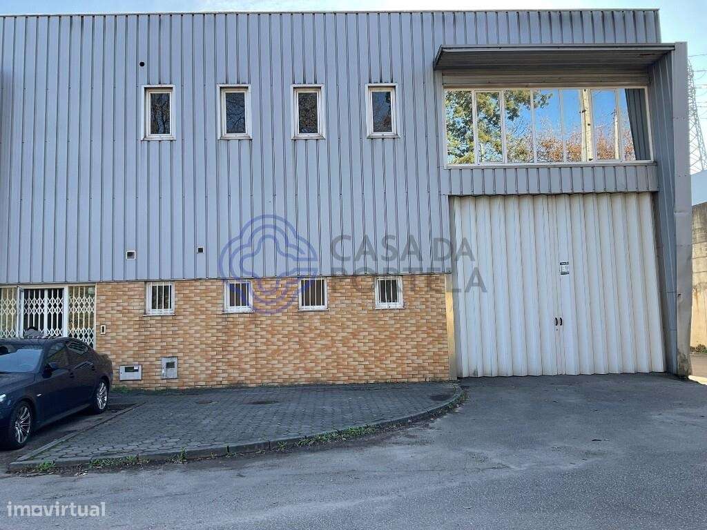 Arrenda-se pavilhão situado em são João da Madeira na Zona Industrial - Grande imagem: 5/12