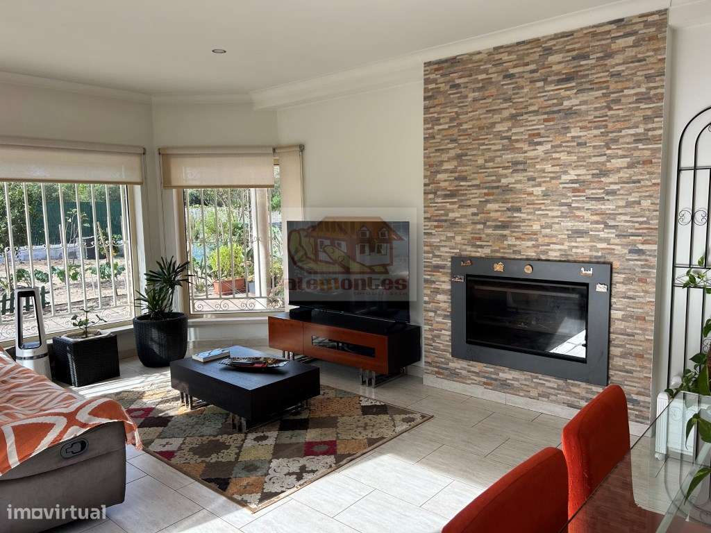 Excelente moradia com quintal em Grândola-1