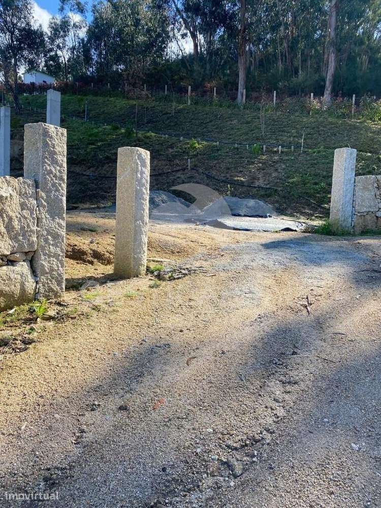 Oportunidade de Investimento: Moradia já com  Estrutura em Soalhães –-4