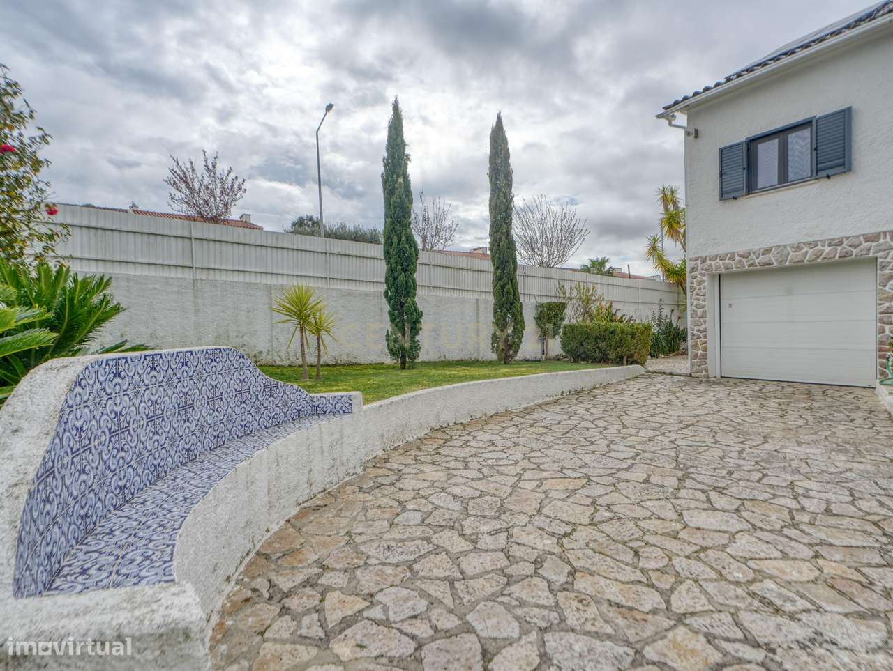 Magnífica Moradia T6 com Piscina, Garagem e Vista Desafogada em Sesimb-48