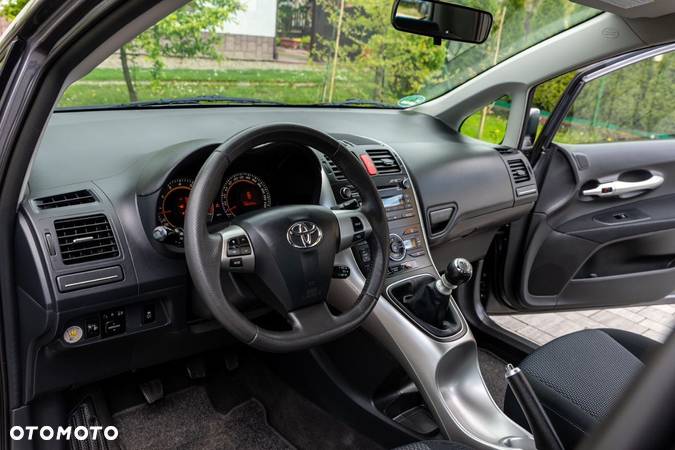 Toyota Auris 1.6 Premium - 17