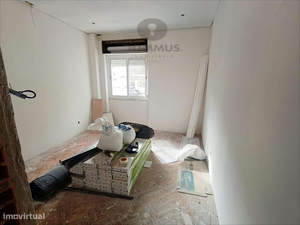 Apartamento T3 totalmente remodelado na Amadora-9