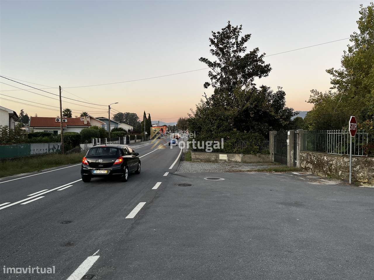 Venda Terreno 10.092,41m² para Construção Habitacional em Lago-21