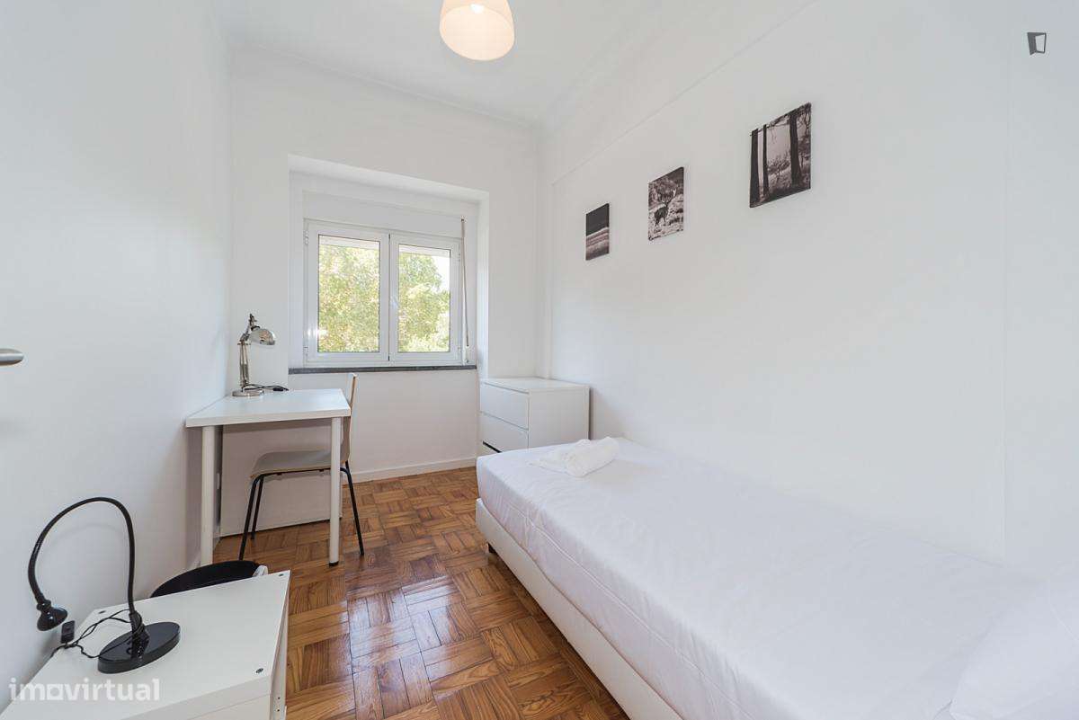 Quarto - localizado em Sete Rios Lisbon - Grande imagem: 4/10