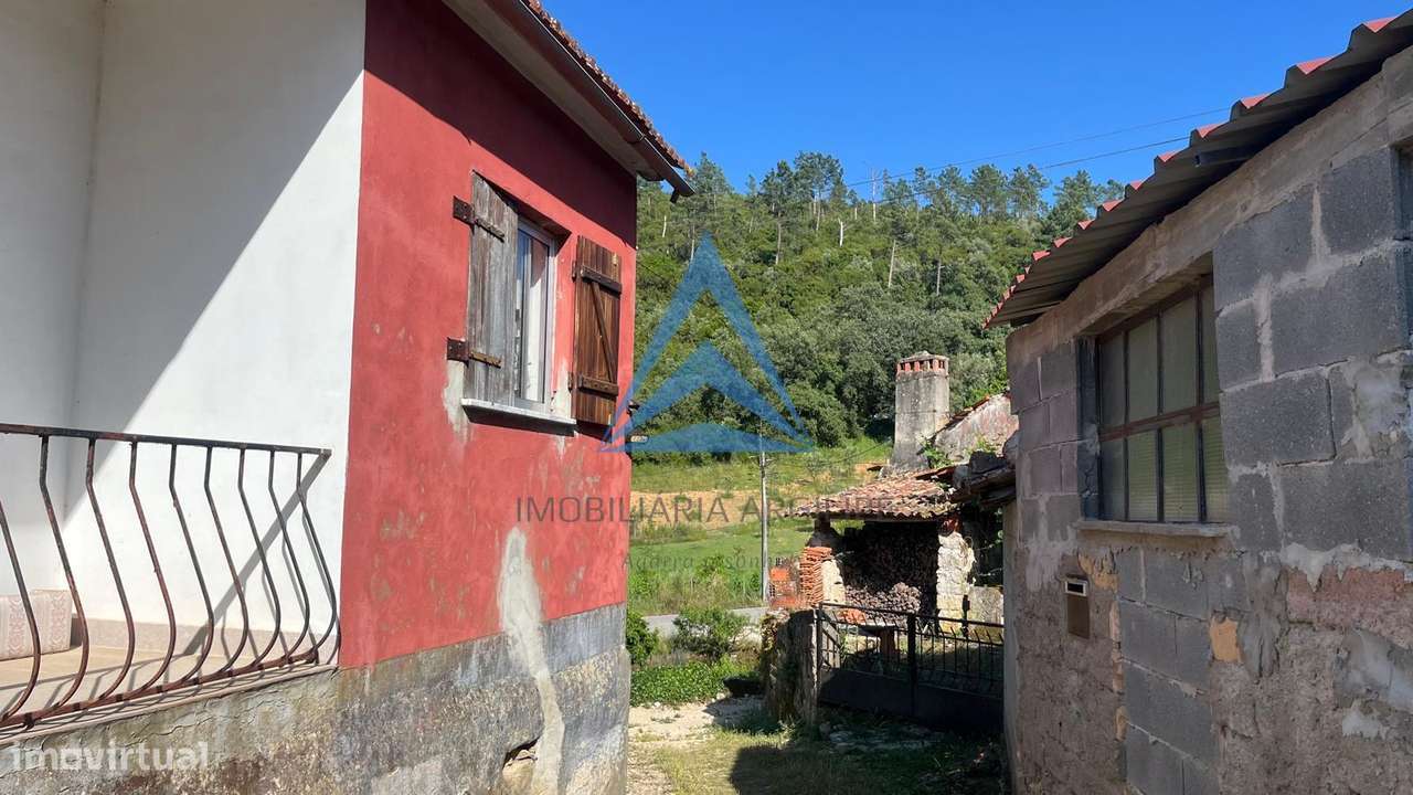 Moradia T3 com enorme potencial e vista panorâmica sobre a serra –...-41