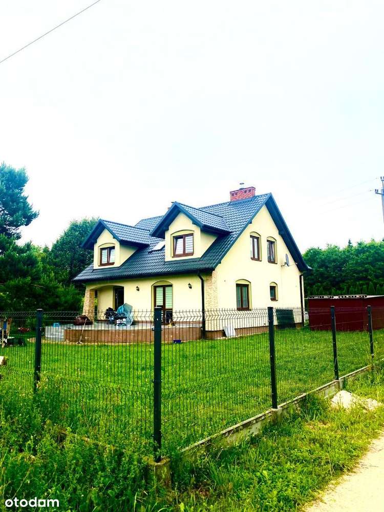 Energooszczędny dom z pompą ciepła i PV na dużej działce – Jędrzejów