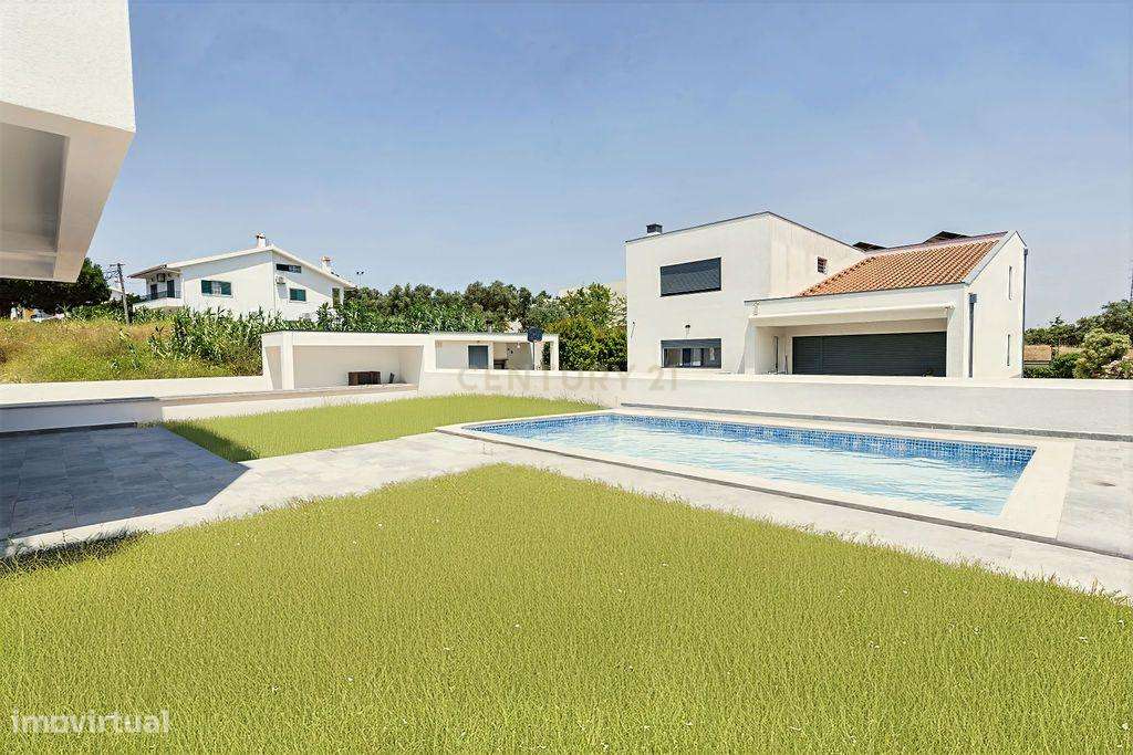 Moradia T4+1 de Luxo - Sobreda - Charneca de Caparica-42