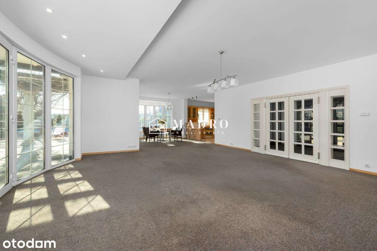 Warszewo | Duży dom z basenem na pięknej działce-7