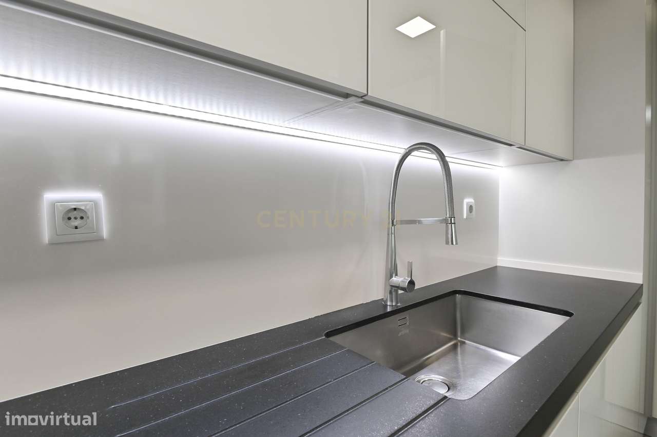 Apartamento T3 de Luxo com Box para 2 Carros — Quinta das Marianas, Pa-8