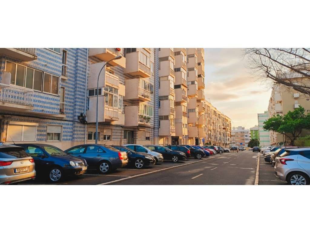 Apartamento T2 Totalmente Remodelado - Oeiras - Figueirinha-21