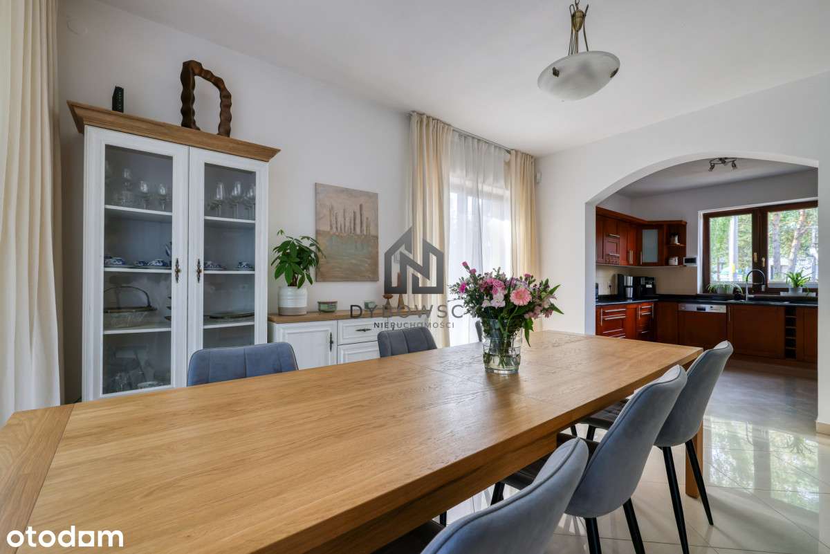 Dom wolnostojący z ogrodem i garażem-Józefów-7