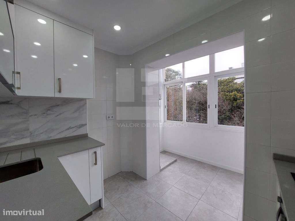 Apartamento t1 remodelado, situado na Rua Passos Manuel, junto do J... - Grande imagem: 2/20