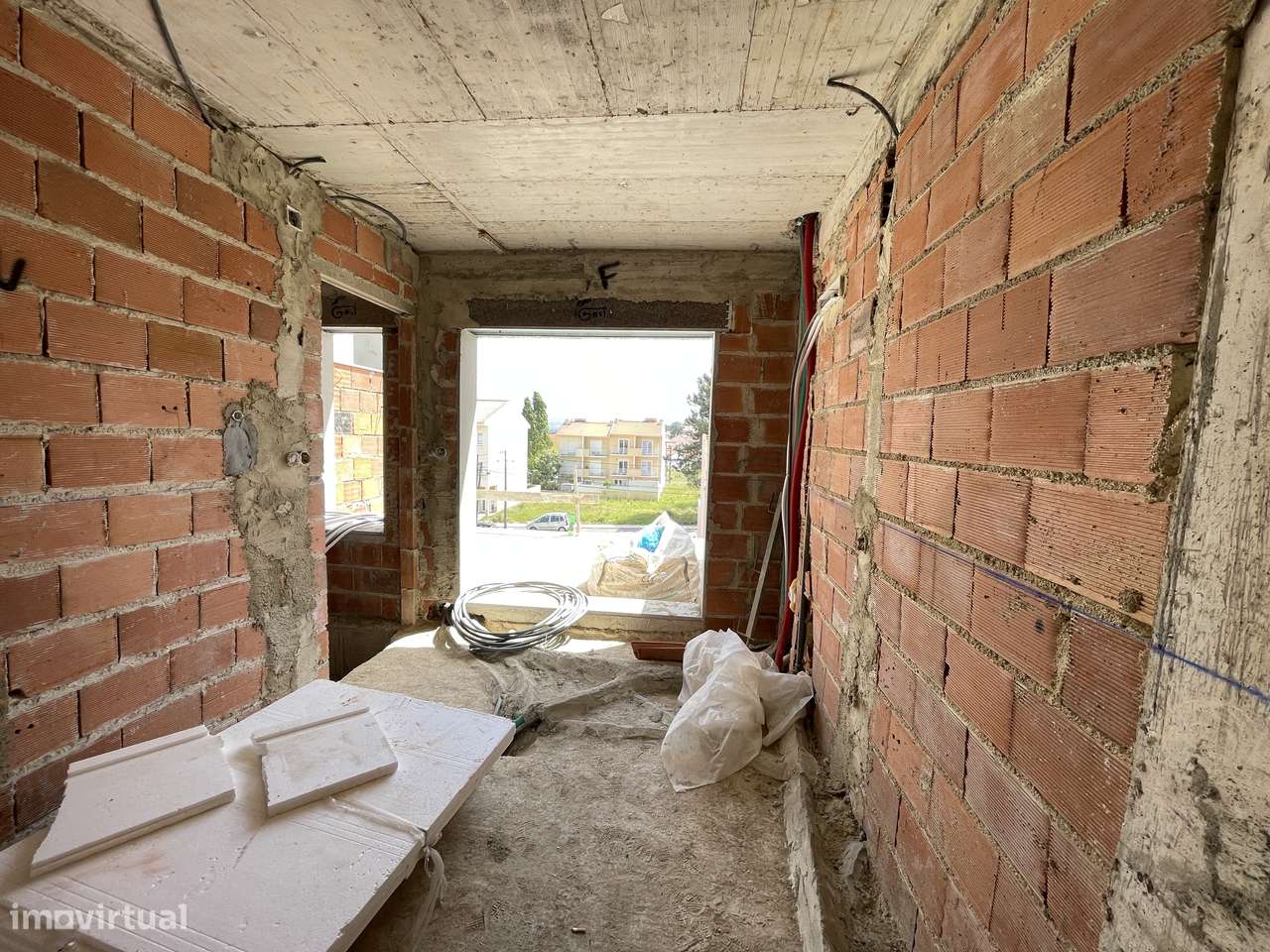 Moradia nova T3 logradouro Quinta do conde Sesimbra-11