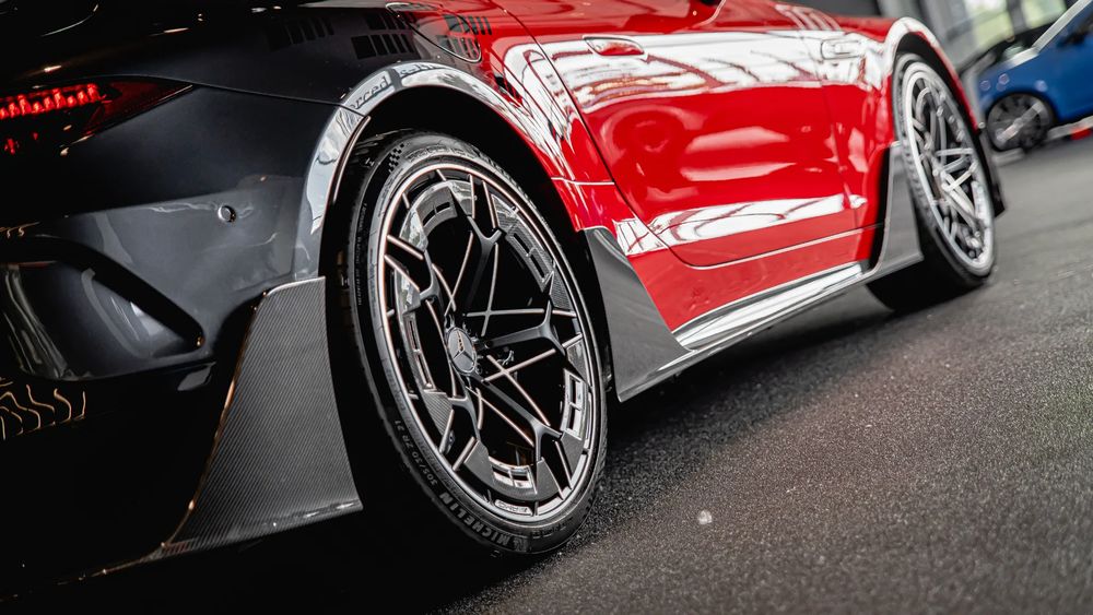 AMG PureSpeed, 1 z 250 szt., 4.0 V8 Biturbo, 585 KM, 800NM